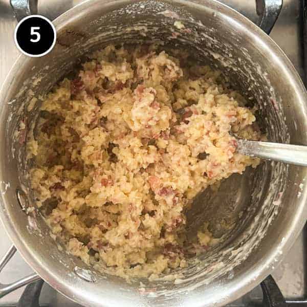 A thick jamon flavoured bechamel mixture