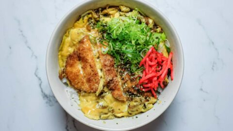 飯*平様 既にトキントキン⁉️【katsu】OC板付け株 Chicken Katsudon - チキンカツ丼 - Cook Eat World