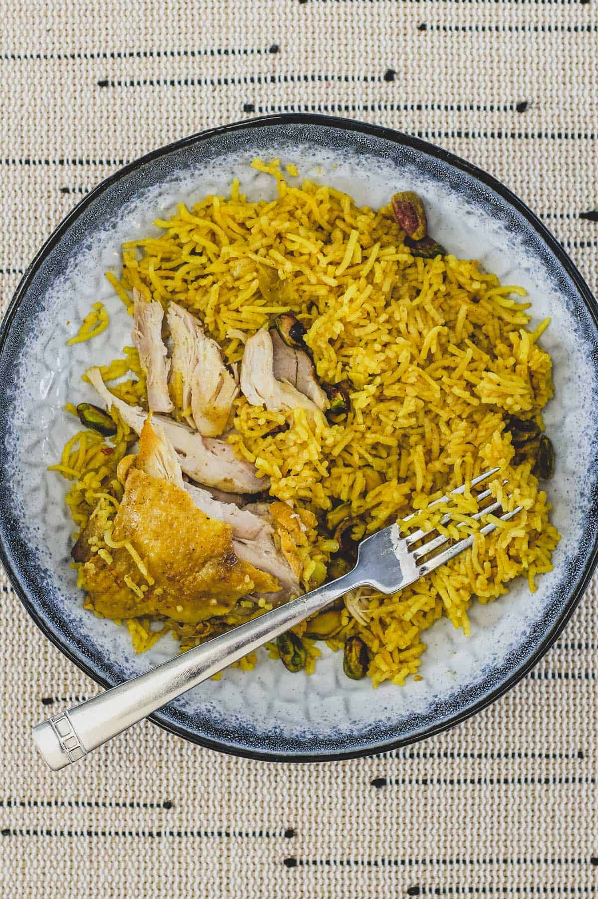 A bowl of rice with chicken (chicken Pilaf)