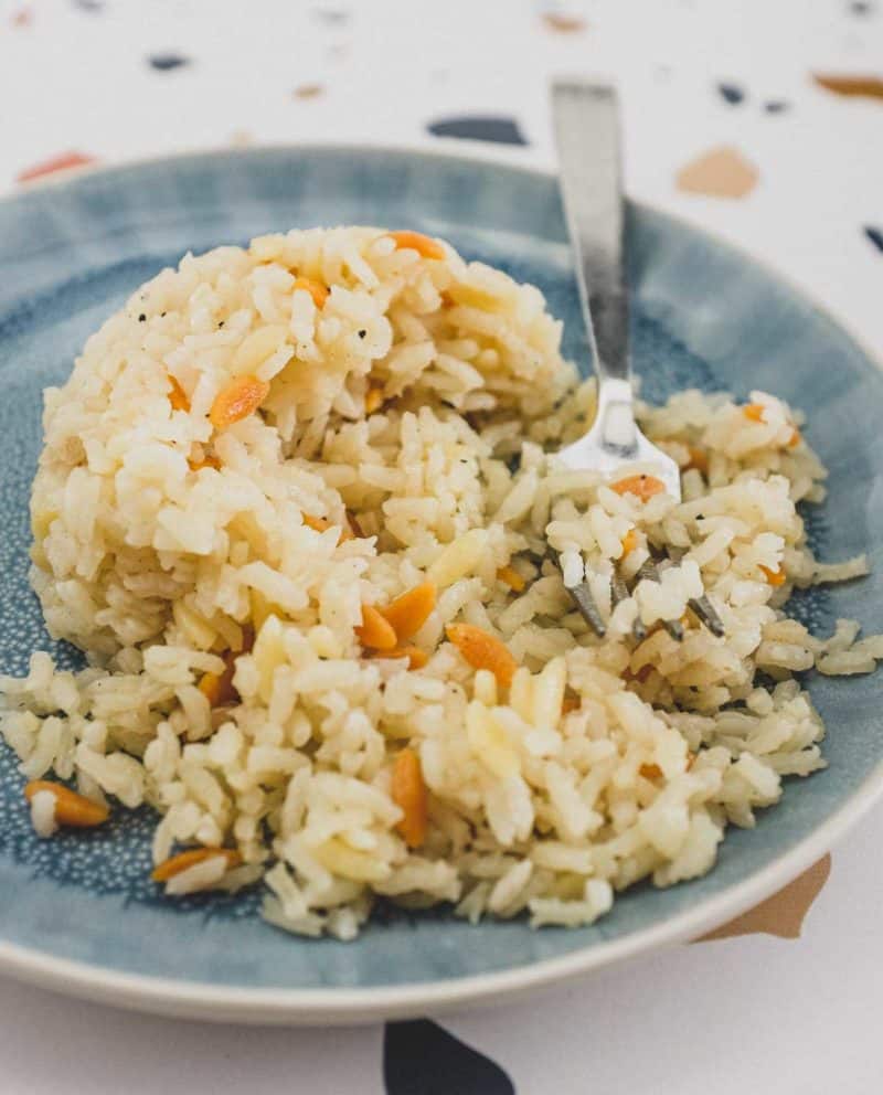 Turkish Rice Pilav with Orzo (Sehriyeli Pilav) - Cook Eat World