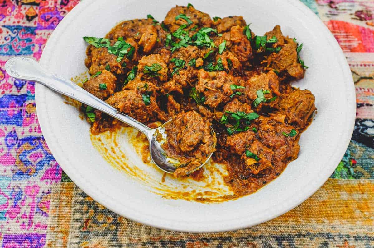 Kosha Mangsho (Bengali Lamb Curry) | cookeatworld.com