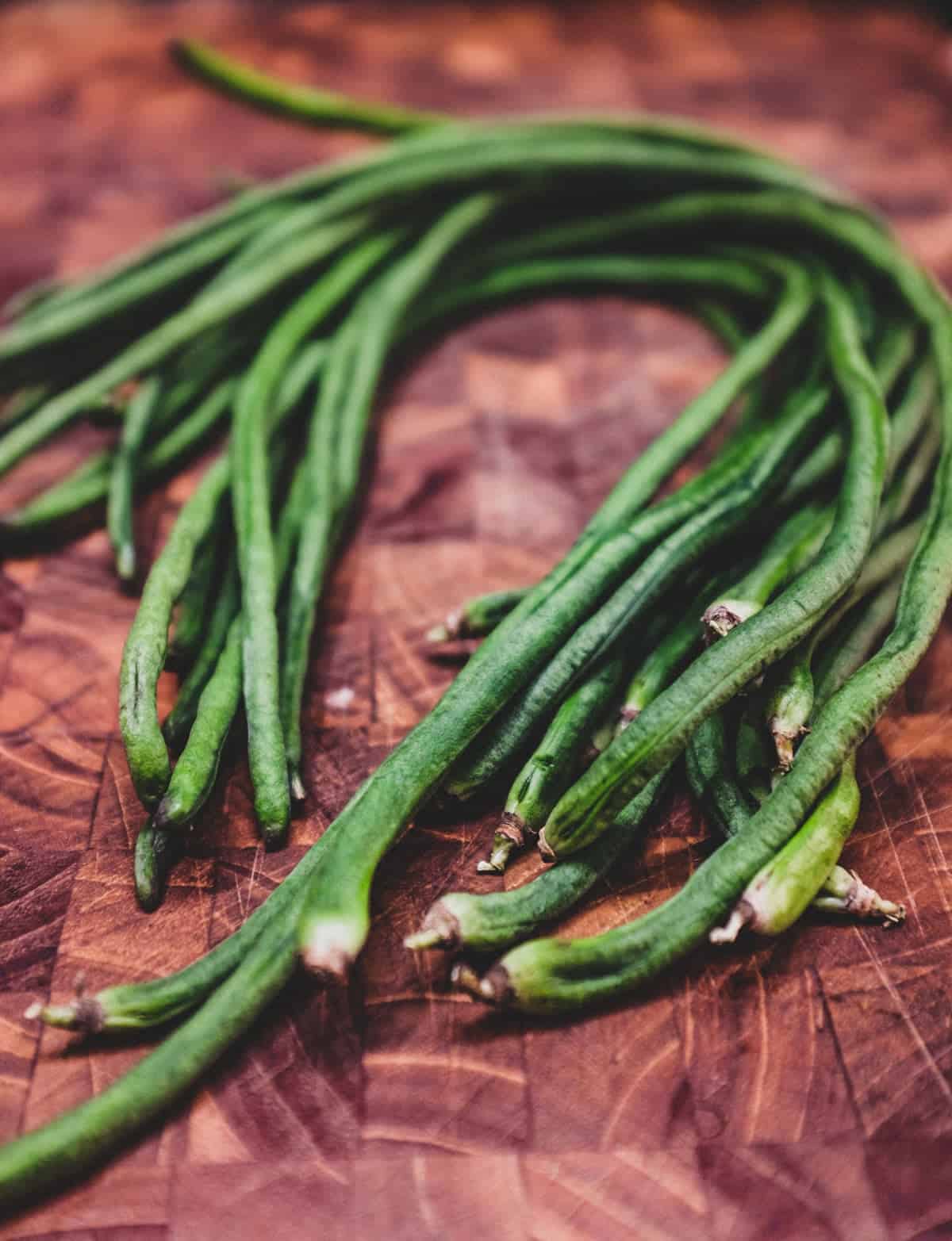 Asian Snake Beans for Pad Prik King | www.cookeatworld.com