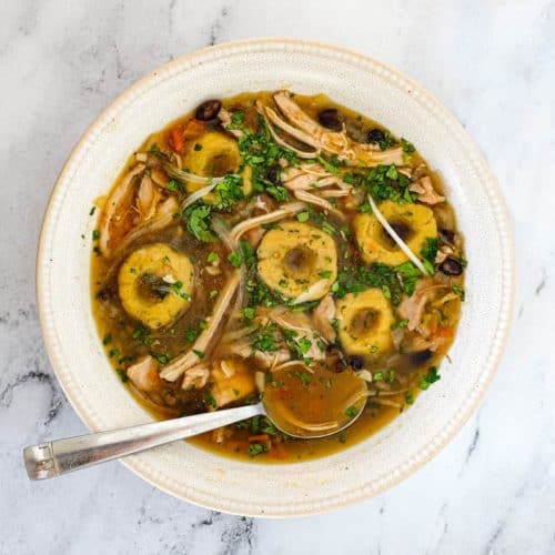 A bowl of Mexican soup with chochoyotes