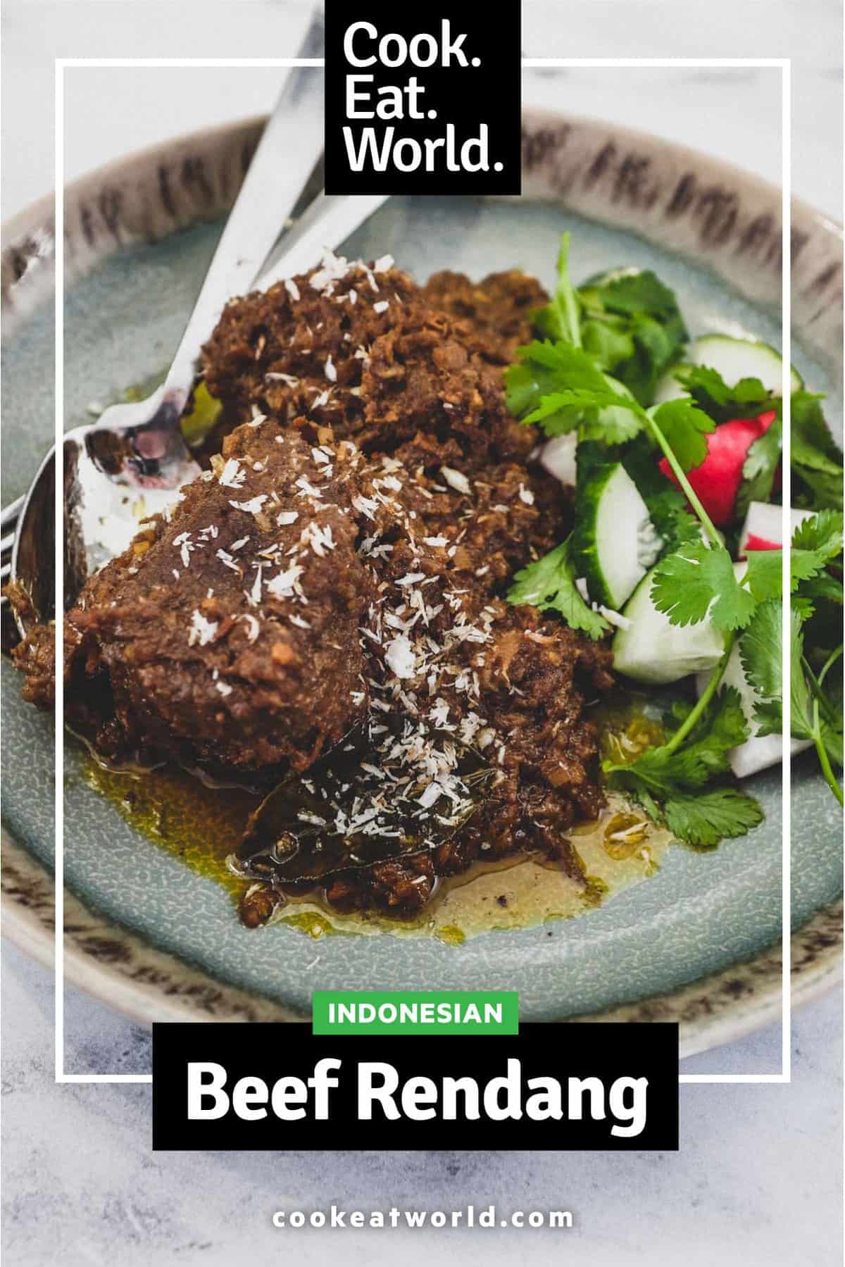 Beef Rendang with salad vegetables