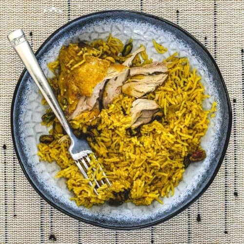 A bowl of rice with chicken (chicken Pilaf)