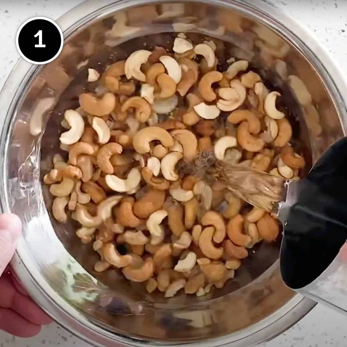 Soaking cashew nuts