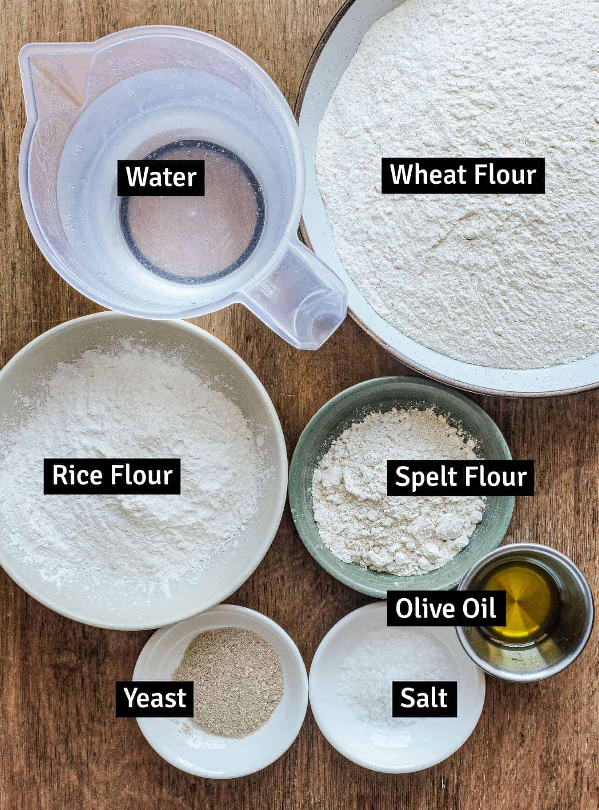 The ingredients for Pinsa Romana: Bread flour, rice flour, spelt flour, salt, yeast and olive oil.