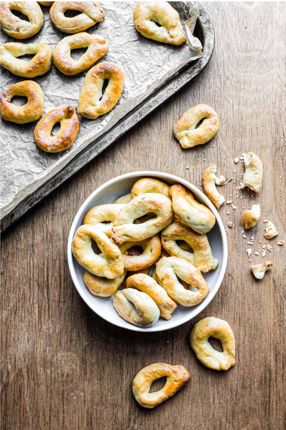 A bowl of Taralli Pugliesi (bread snacks from Italy)