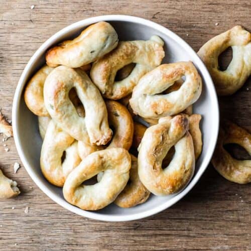 A bowl of Taralli Pugliesi (bread snacks from Italy)