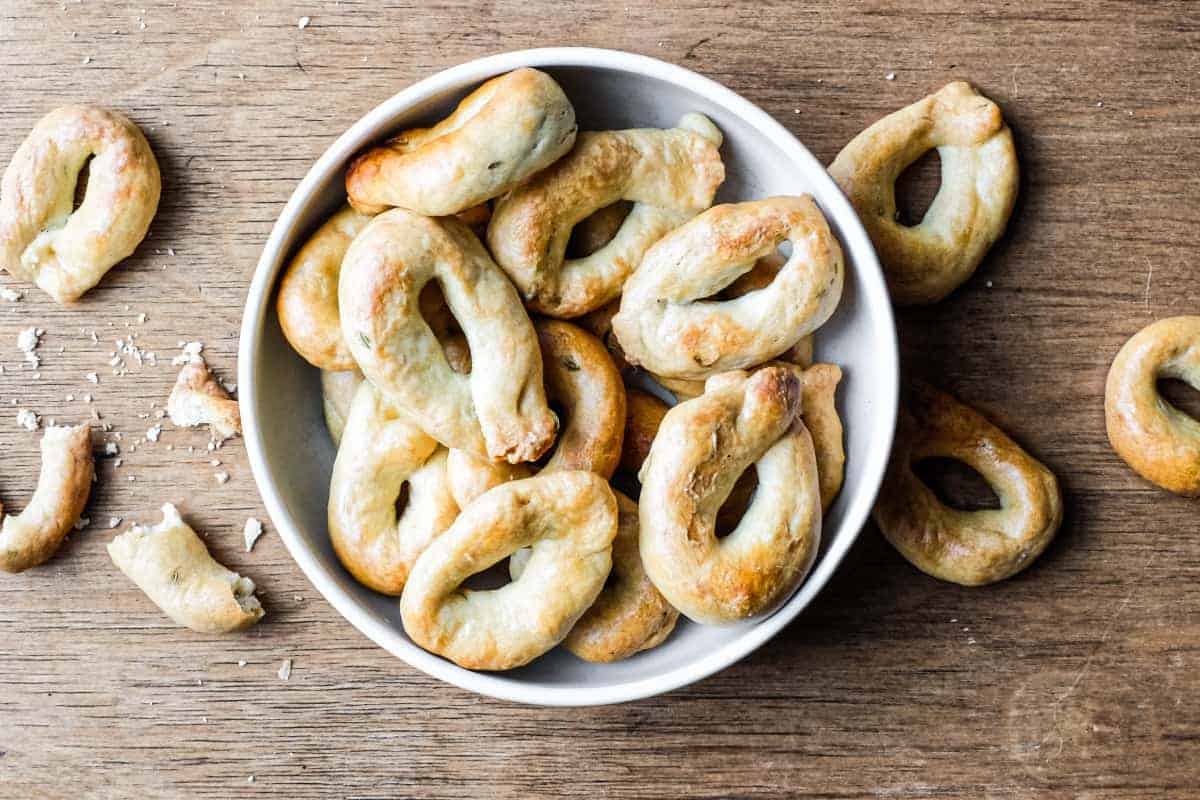 A bowl of Taralli Pugliesi (bread snacks from Italy)